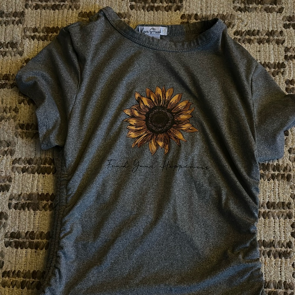 Woman’s small tee shirt